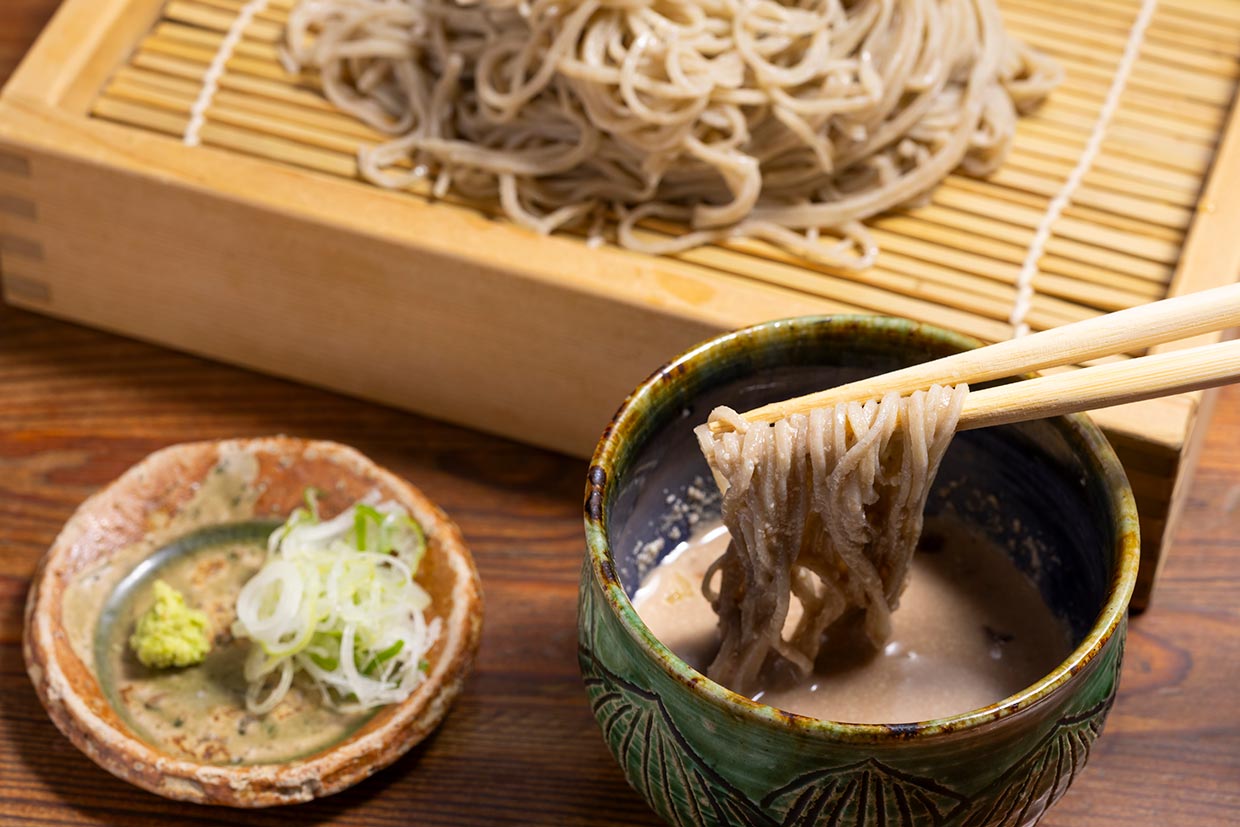 「ぼっかけや」のクルミだれそば