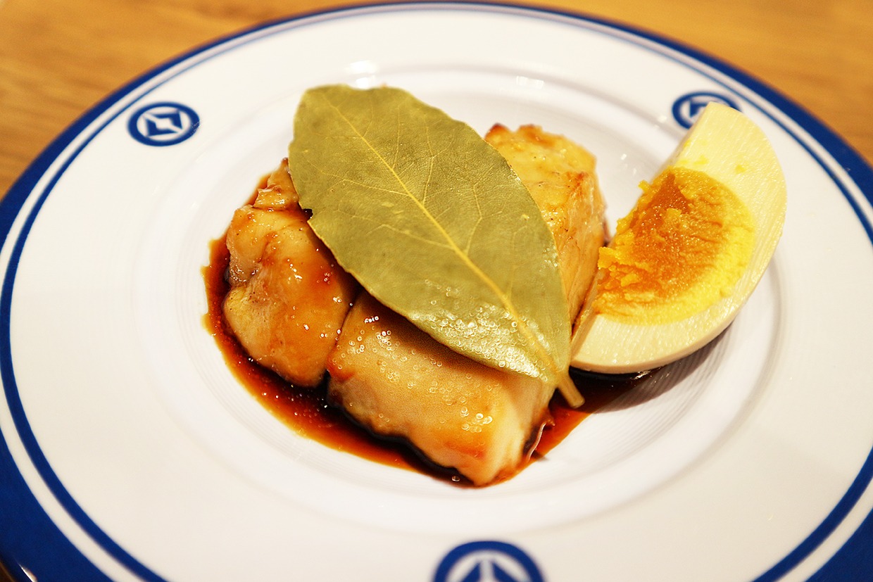 くら寿司万博レガシー　なんば千日前店　チキンアドボ