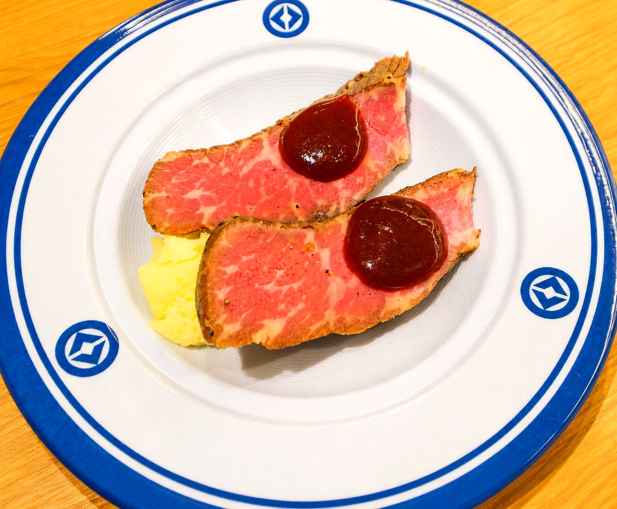 くら寿司万博レガシー　なんば千日前店　　ローストビーフ（オーストラリア連邦）