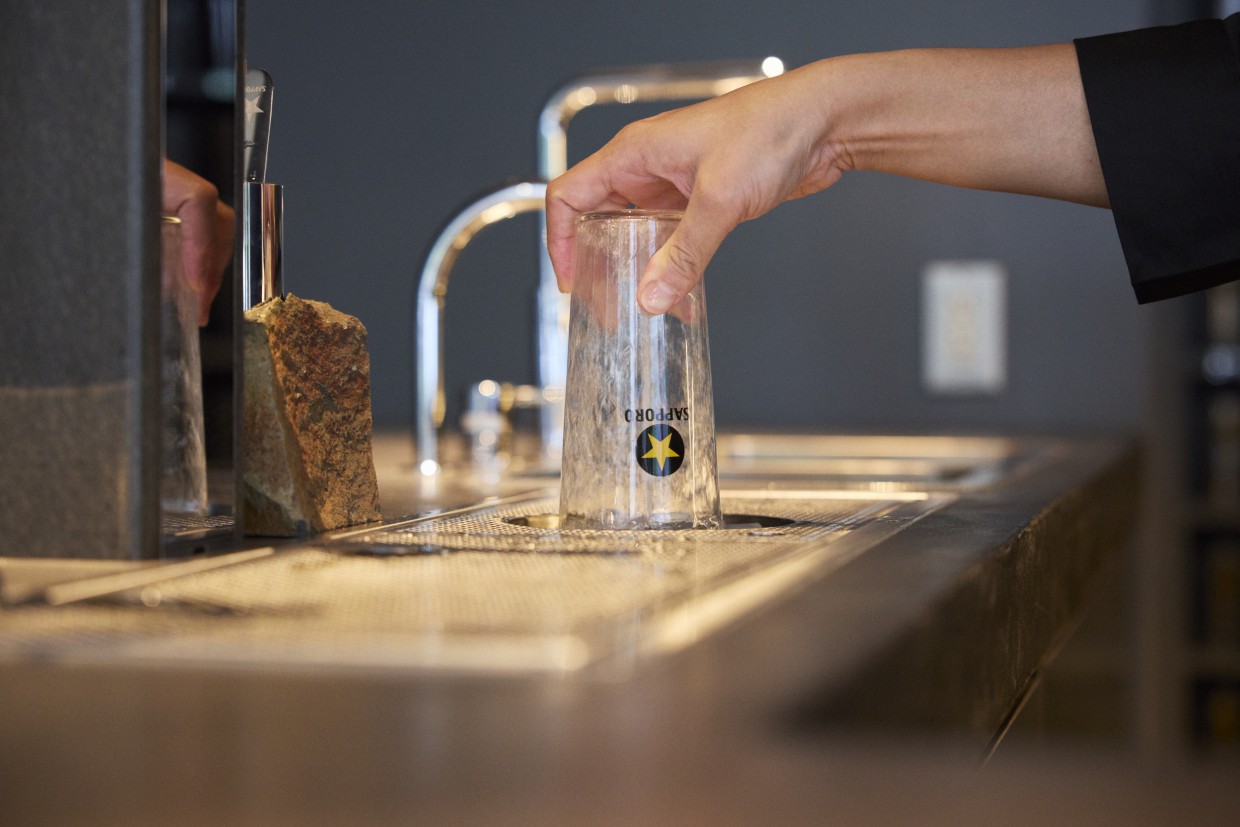 『サッポロ生ビール黒ラベル THE BAR OSAKA』セカンドビールの注ぎ方