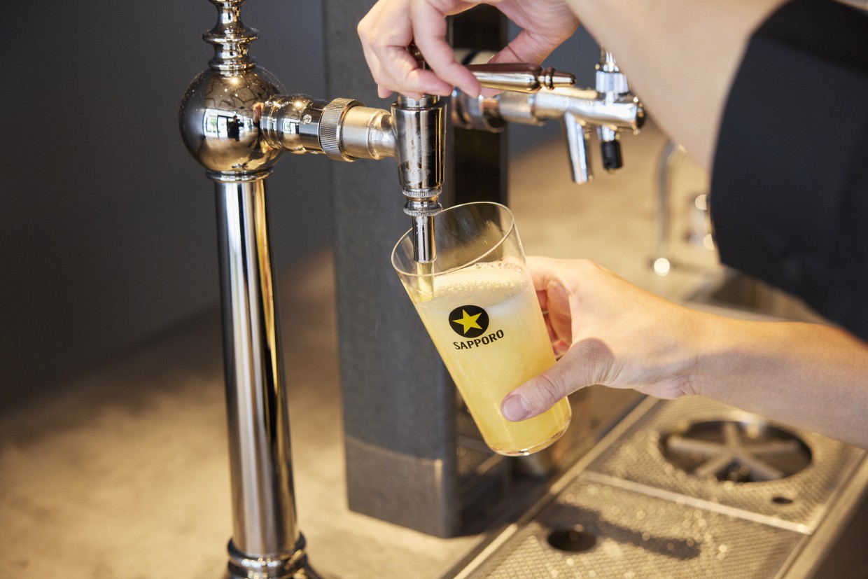 『サッポロ生ビール黒ラベル THE BAR OSAKA』セカンドビールの注ぎ方2