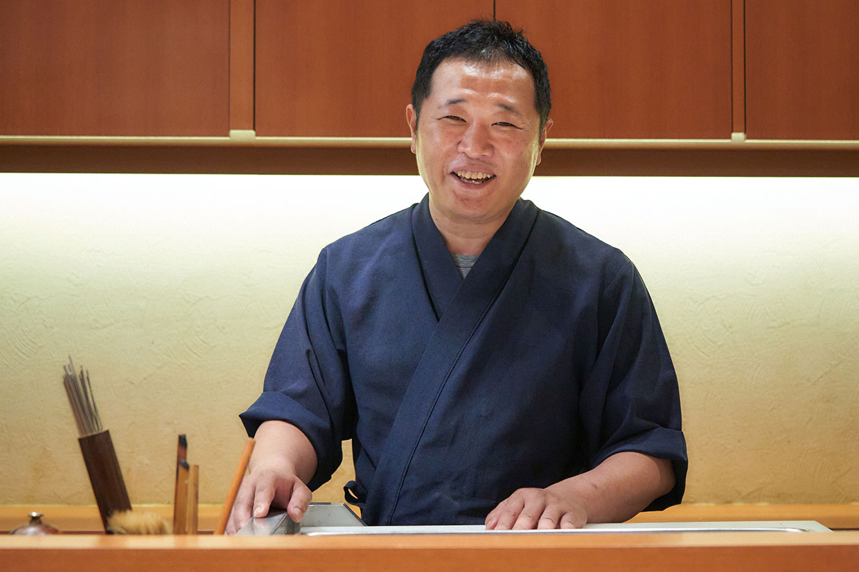 『東心斎橋やつづか』店主の八束義徳さん