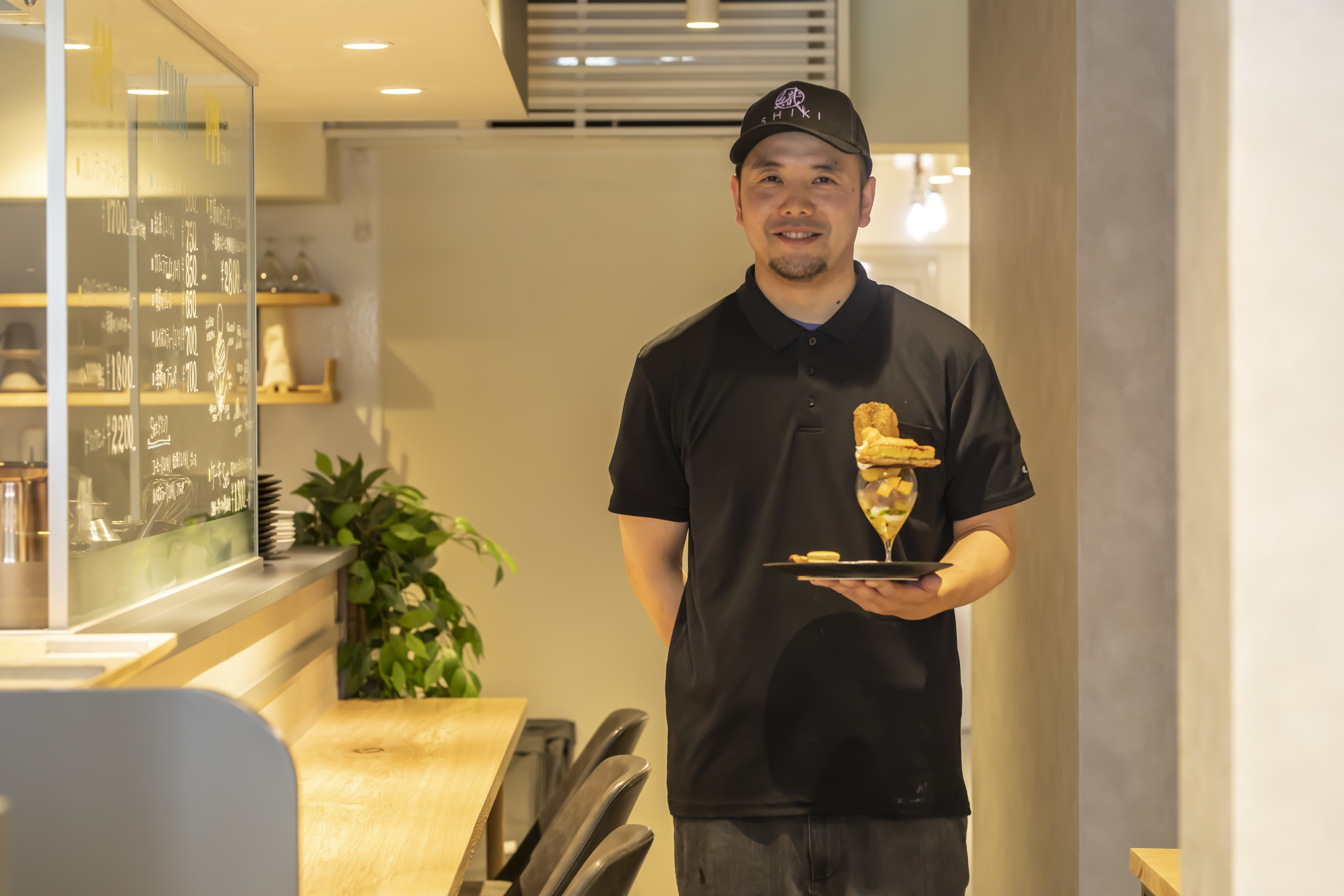 『SHiQ』のオーナーショコラティエ・奥野光さん