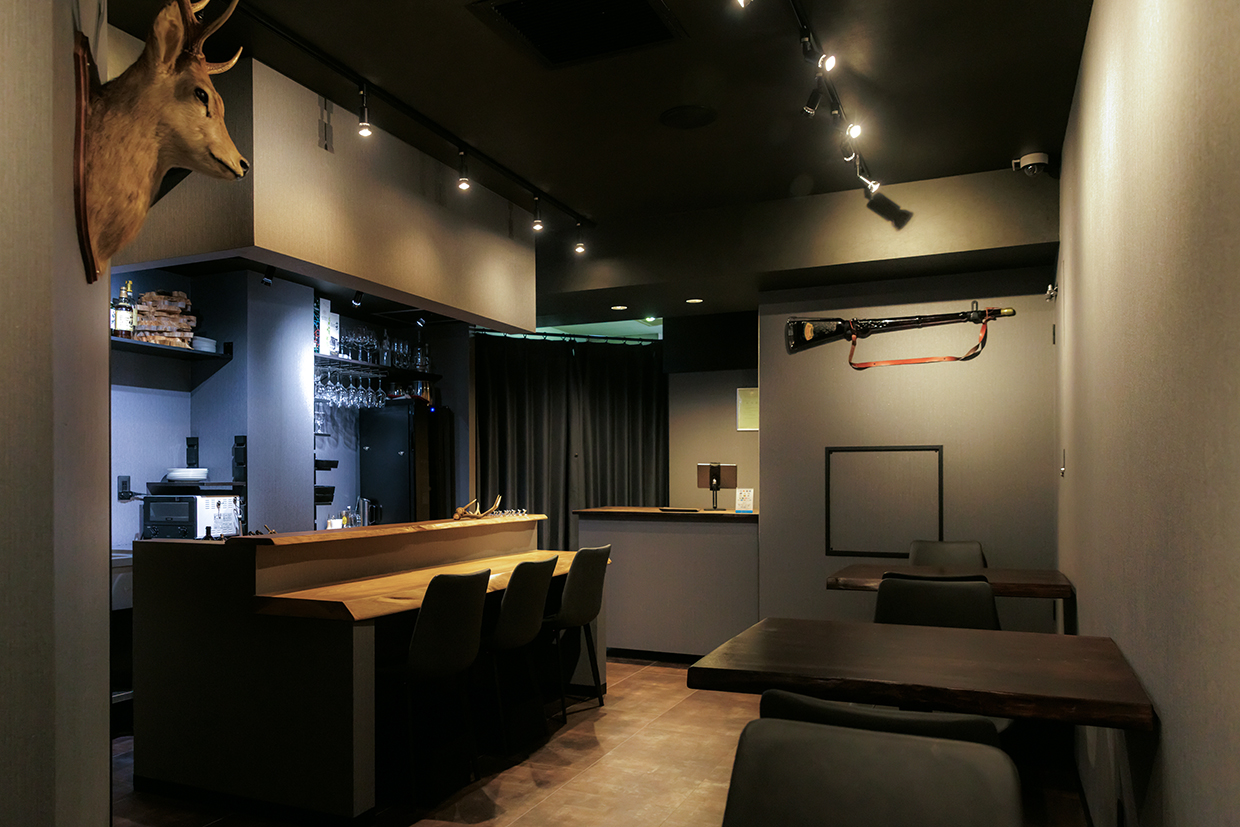 『麓』の店内