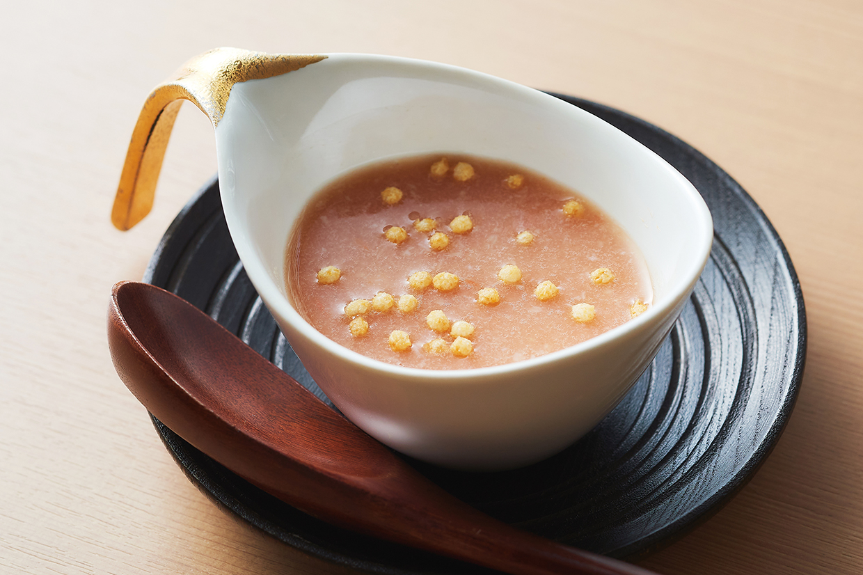 『割烹くぼた』のトマトのスープ