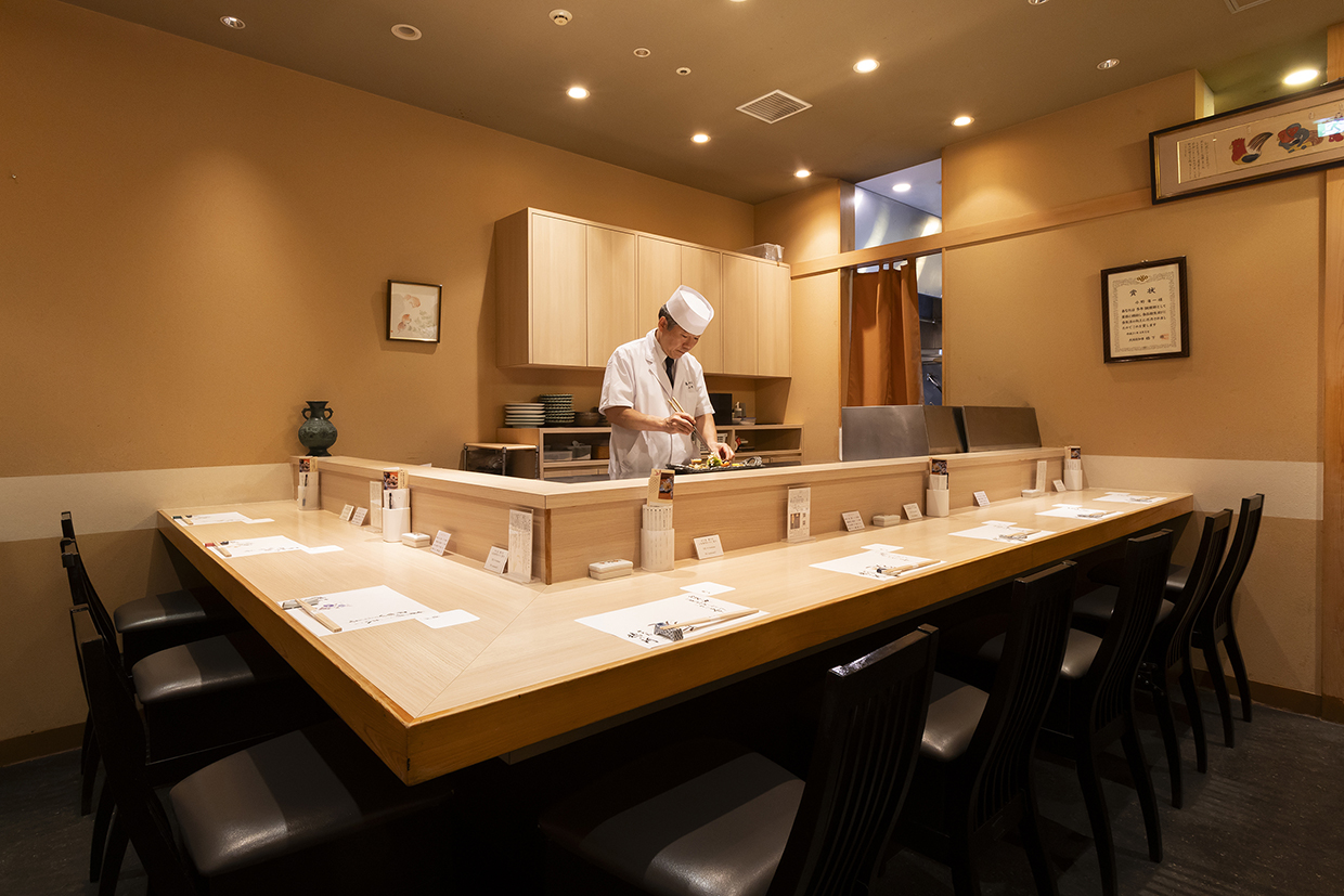 『中之島穂の河』の店内