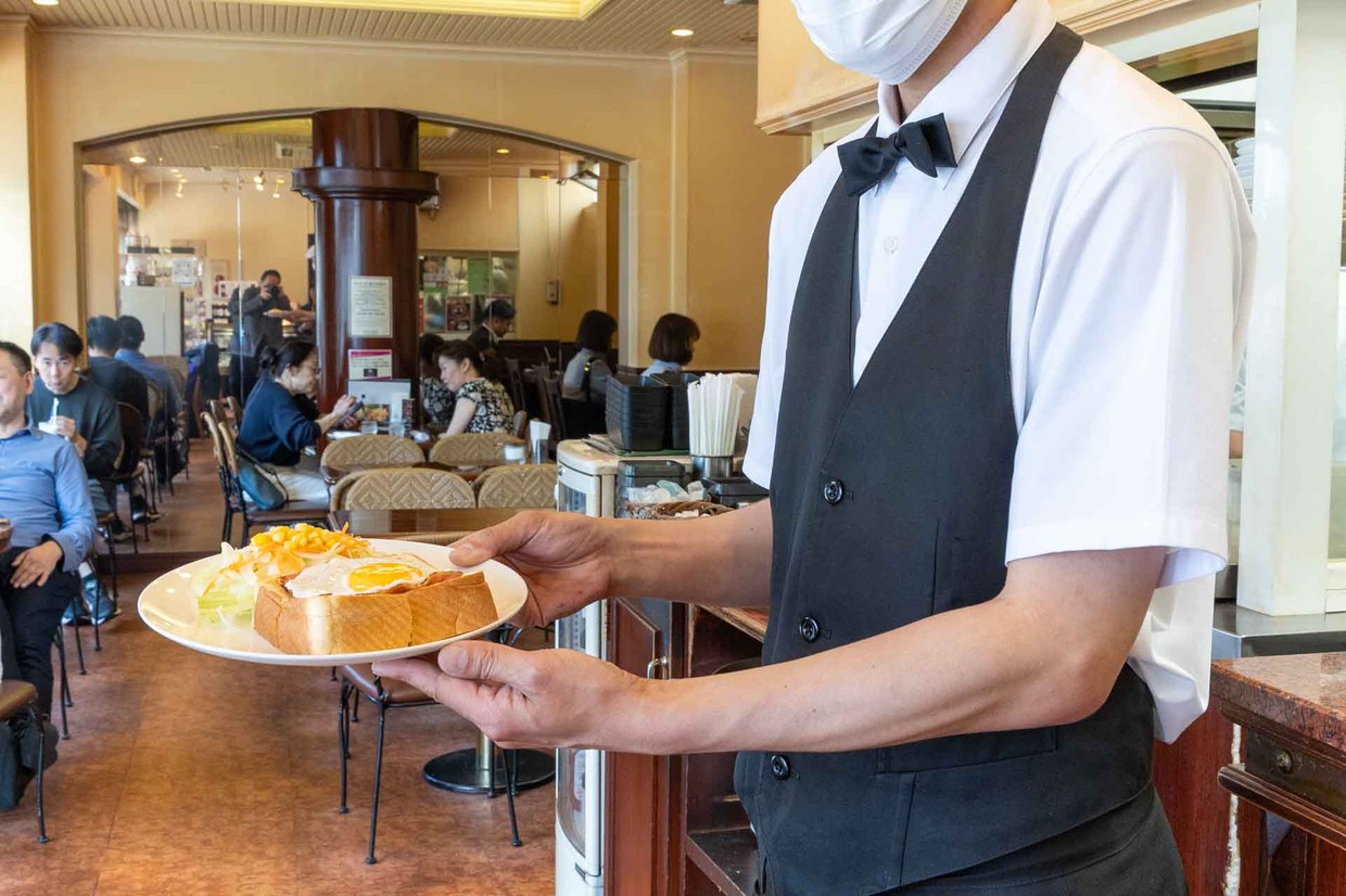 『コロラド 八条口店』スタッフ