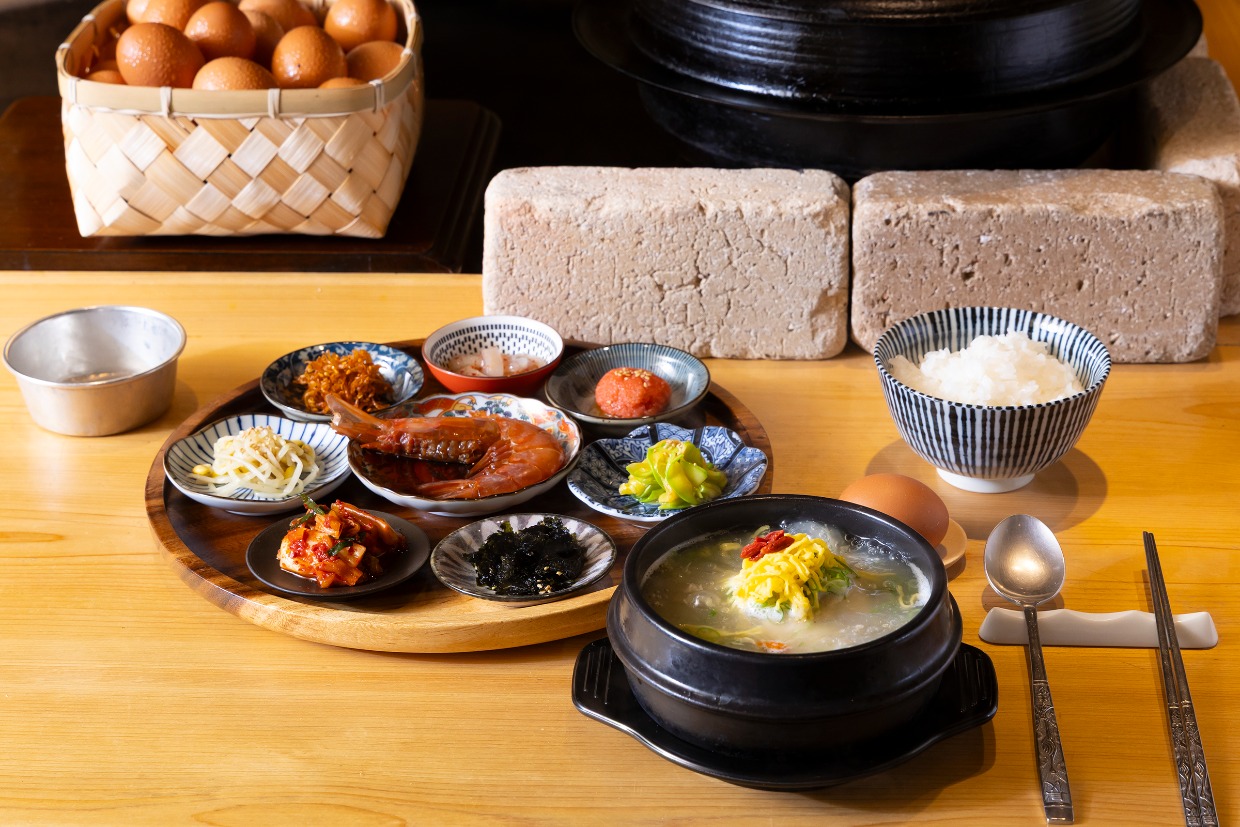 『参鶏湯 入ル』のサムゲタン御膳　アサゲタン
