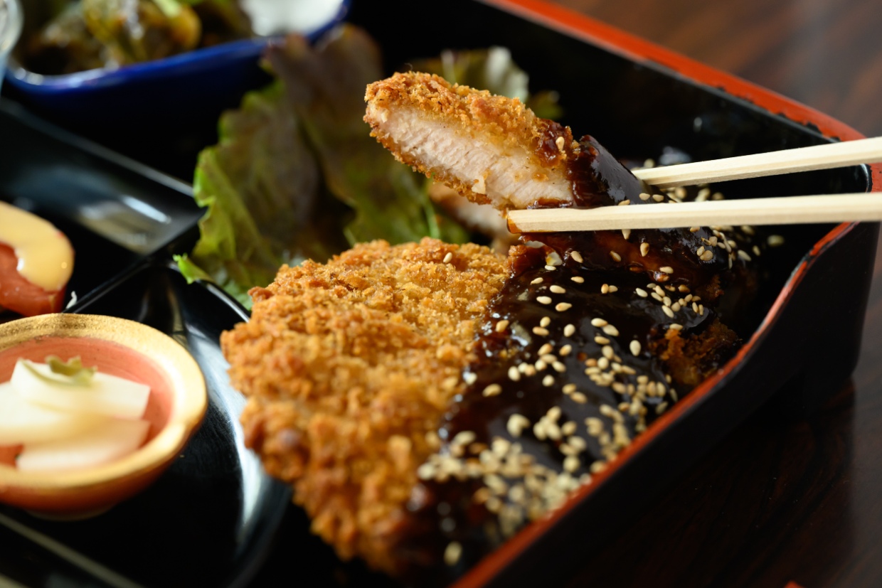 アーニーハウスみそかつ定食