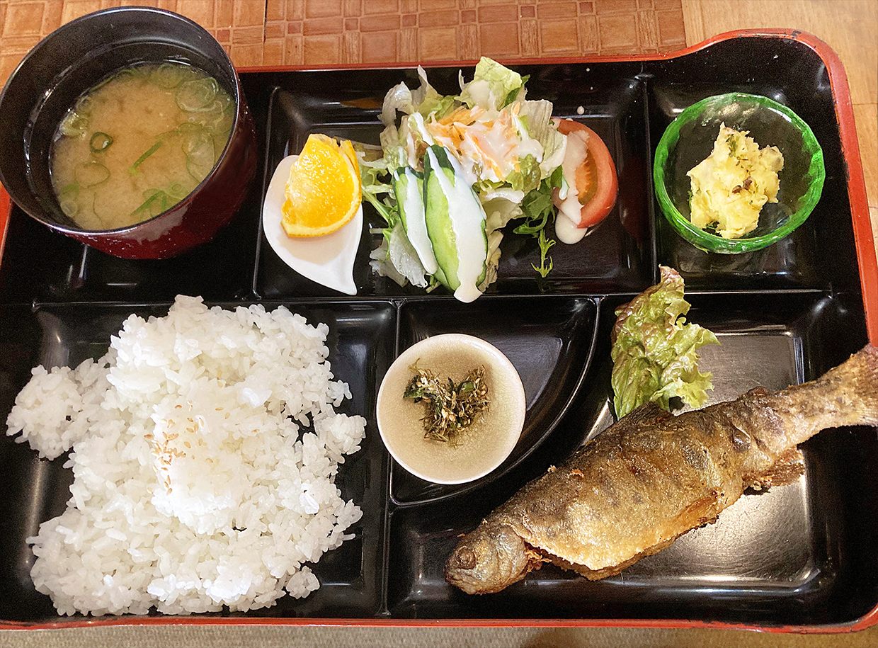 アーニーハウスあまご定食