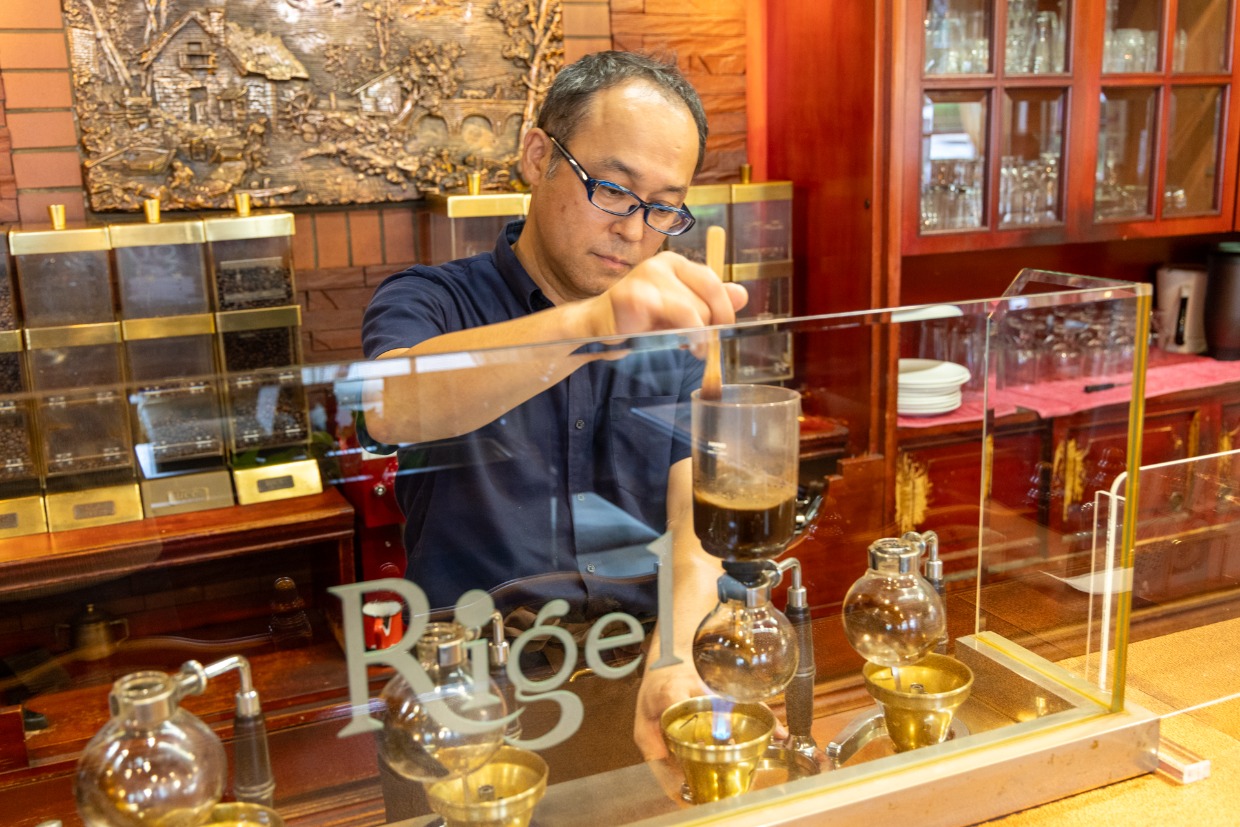 『喫茶 リゲル』のマスター