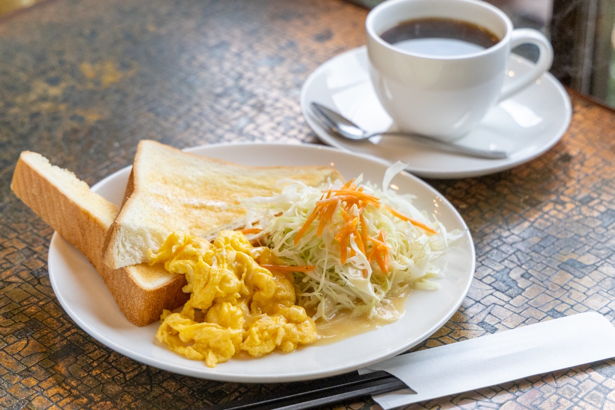 『喫茶 リゲル』のスクランブルエッグモーニング