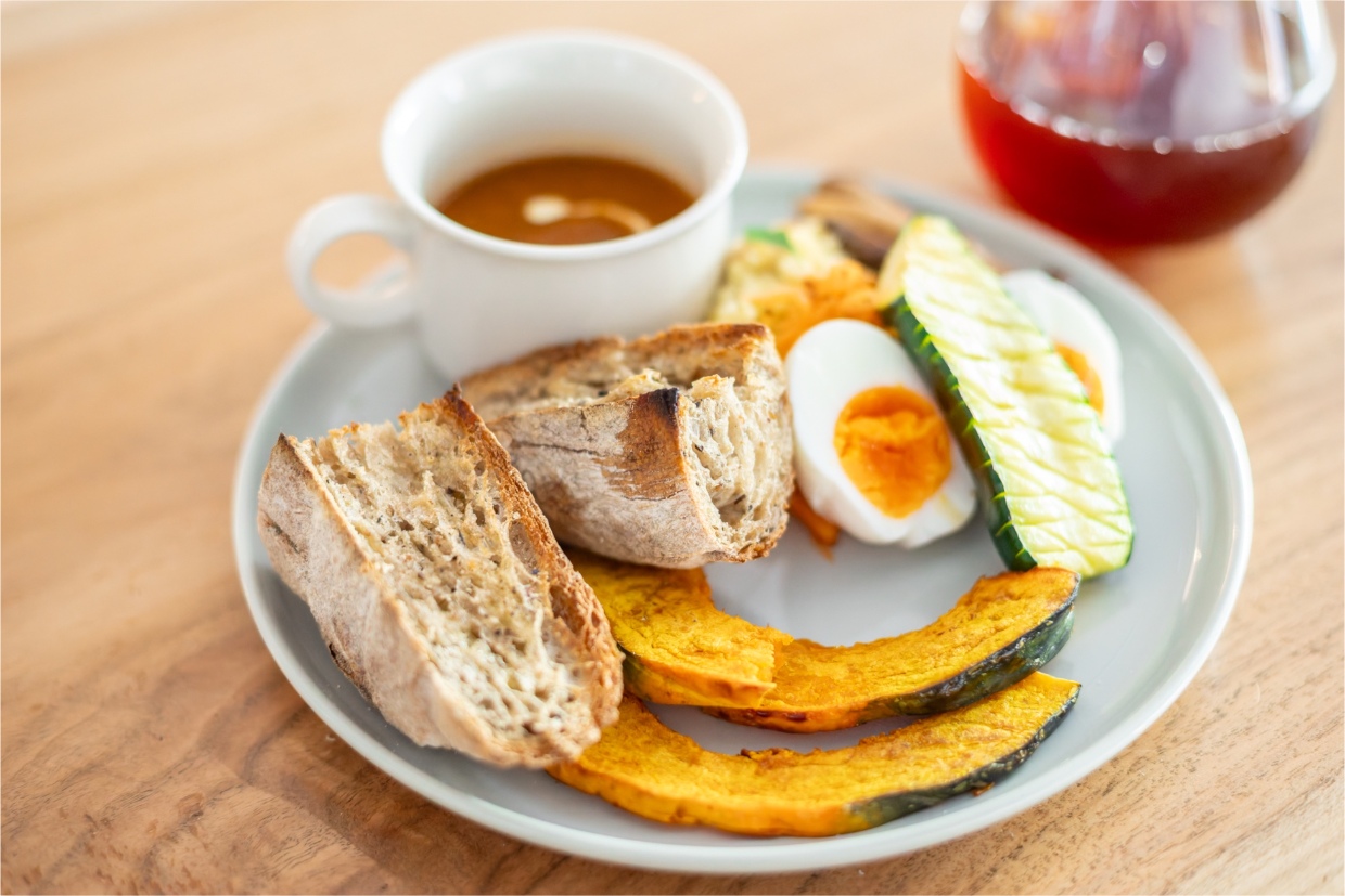 季節の野菜を使ったスープ