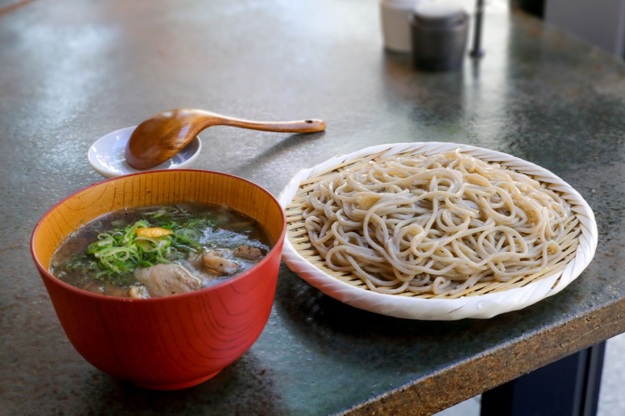 『スタンド ソバ シュハリ』鴨汁蕎麦