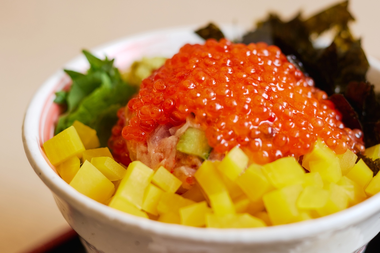 『本格炉端焼き人夢叶思』ばくだん丼ぶり