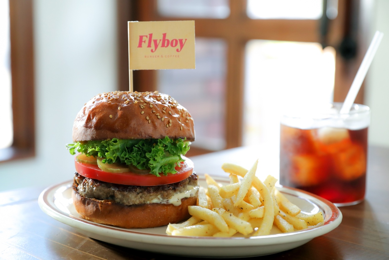 『フライ ボーイ バーガー&コーヒー』平日店内限定ハンバーガー