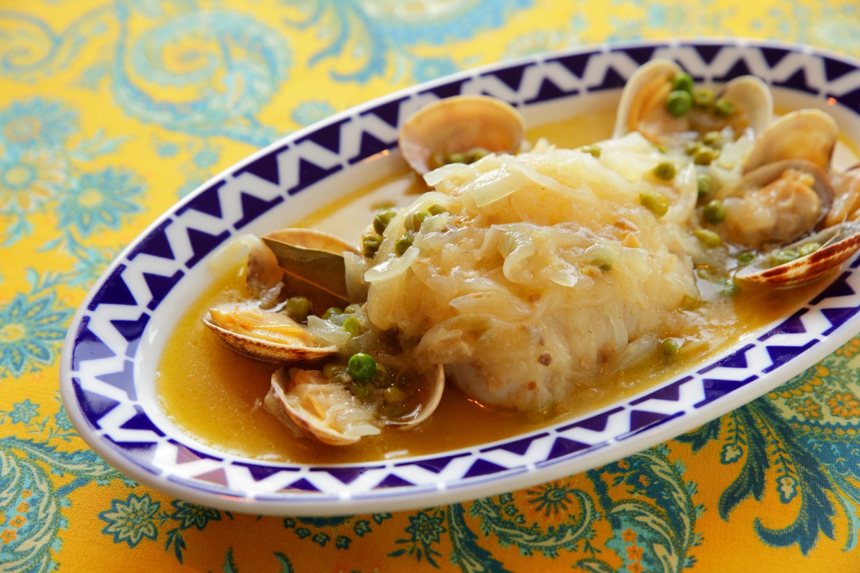 『エル・ポニエンテ』魚のランチ メイン料理