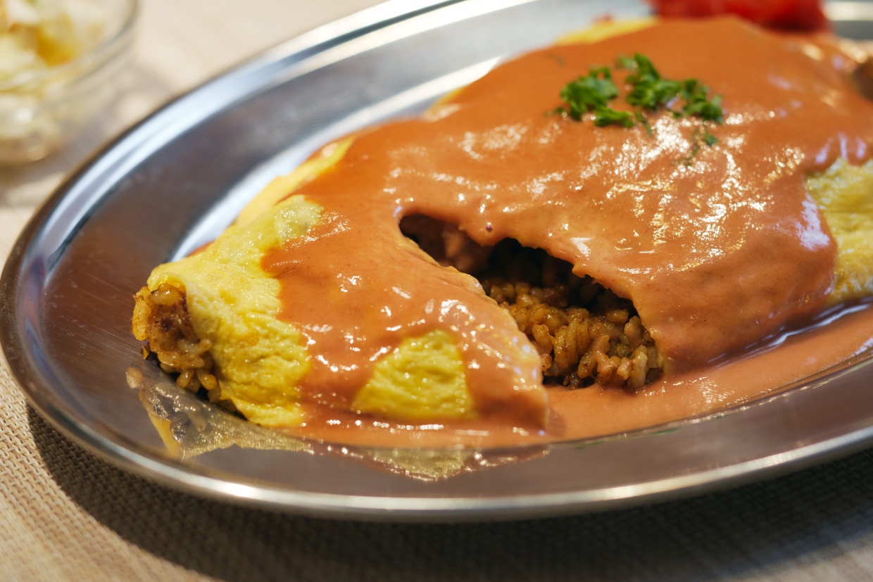 『家庭料理 喜りん』ランチのインディアンオムライス中身