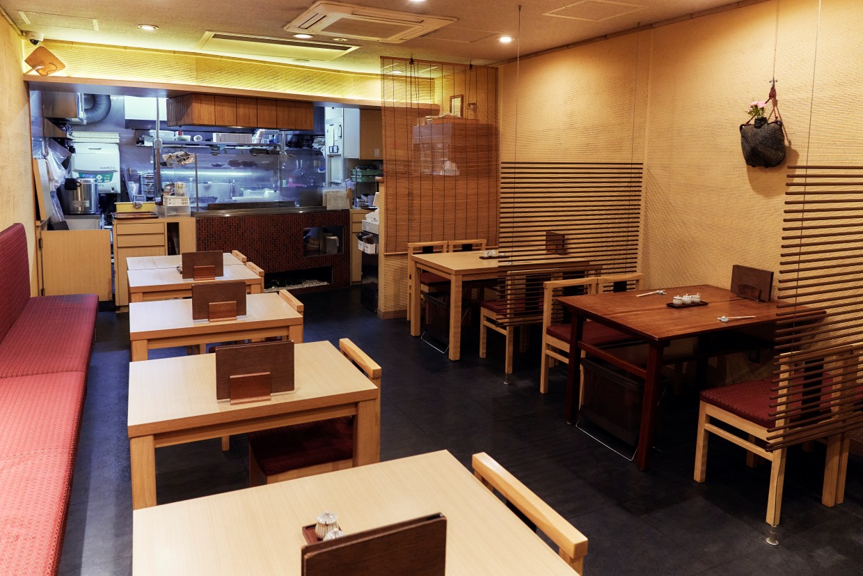 『うなぎ じん田』店内
