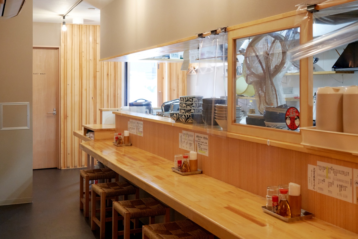 『うどん処 重己』店内