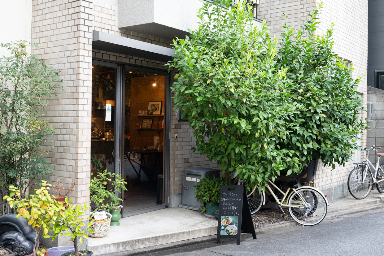 『フォー屋』外観