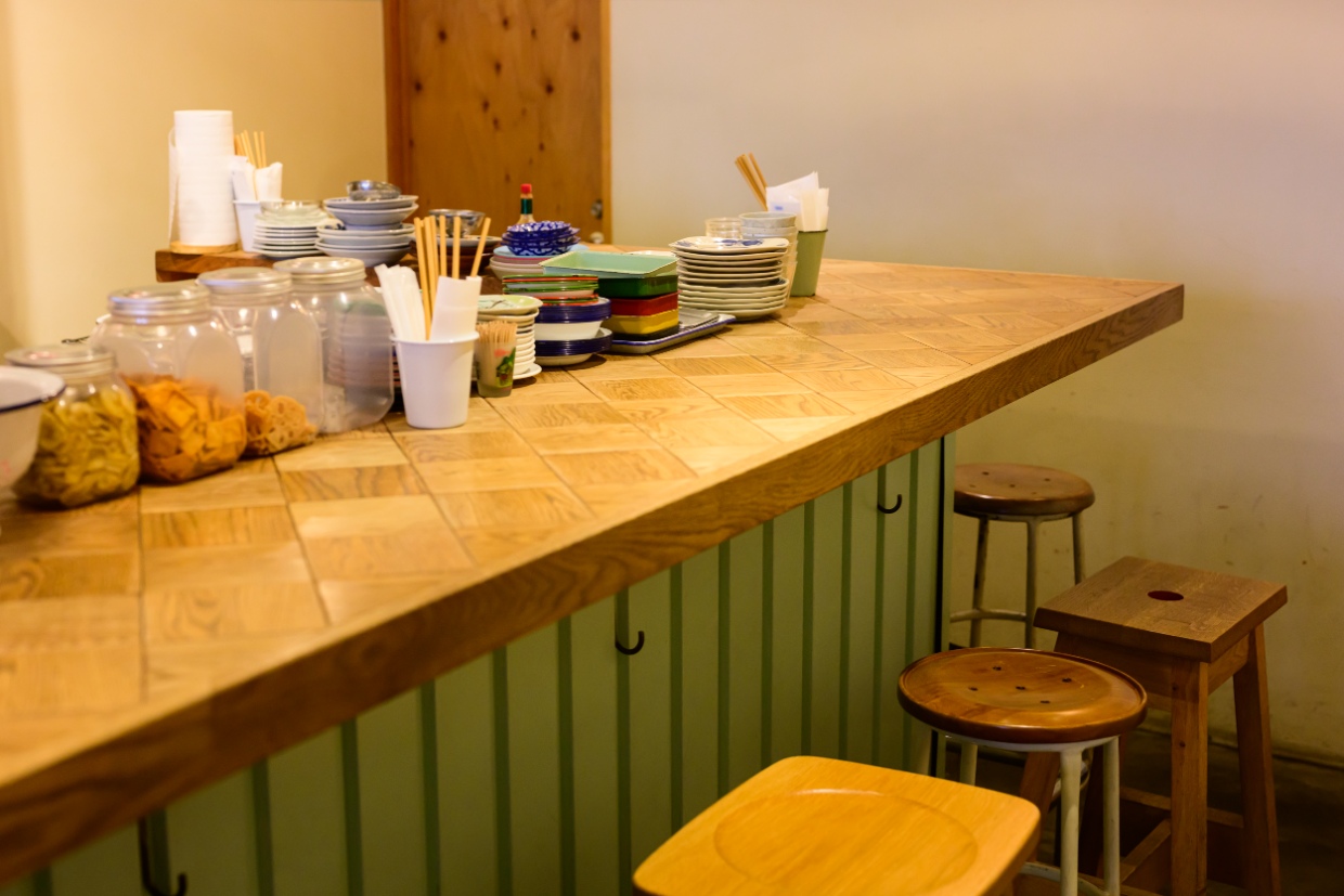 『スタンドプチ』店内