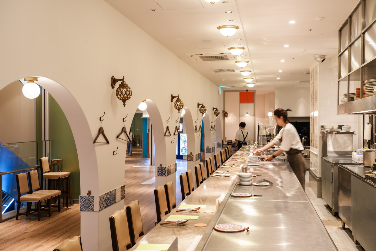 『TASCA フジマル食堂』店内