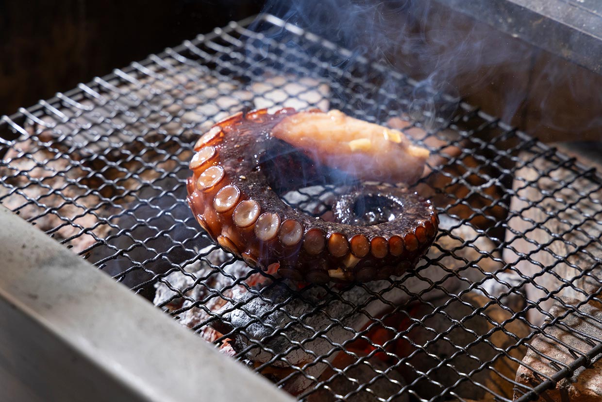タコのチャーシューを炙る