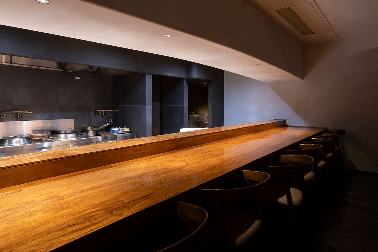 『上方中華 新瓊』内観