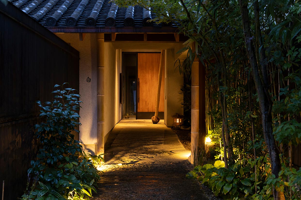 奈良「白」外観