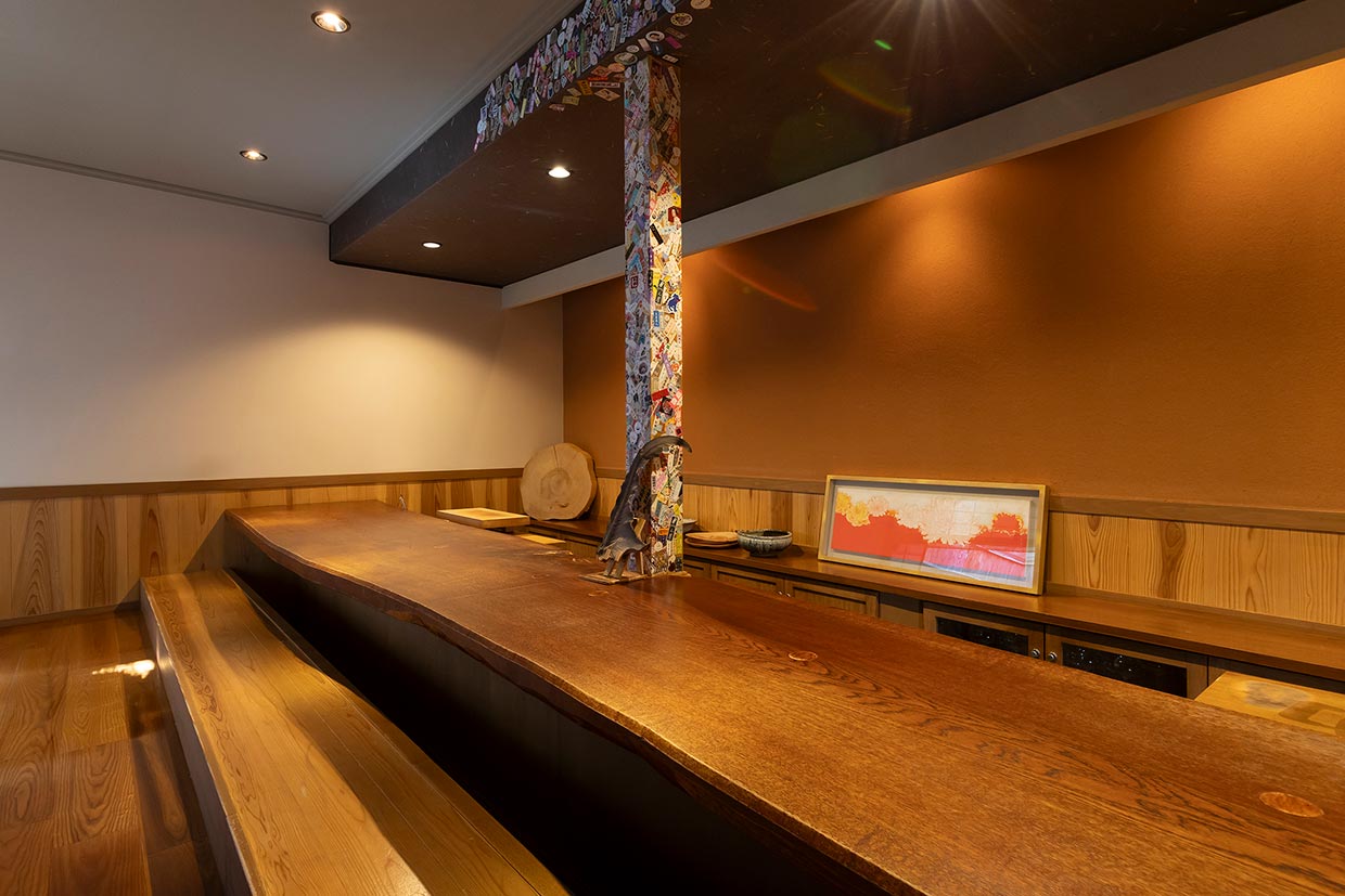 京都「にしぶち飯店」のカウンター