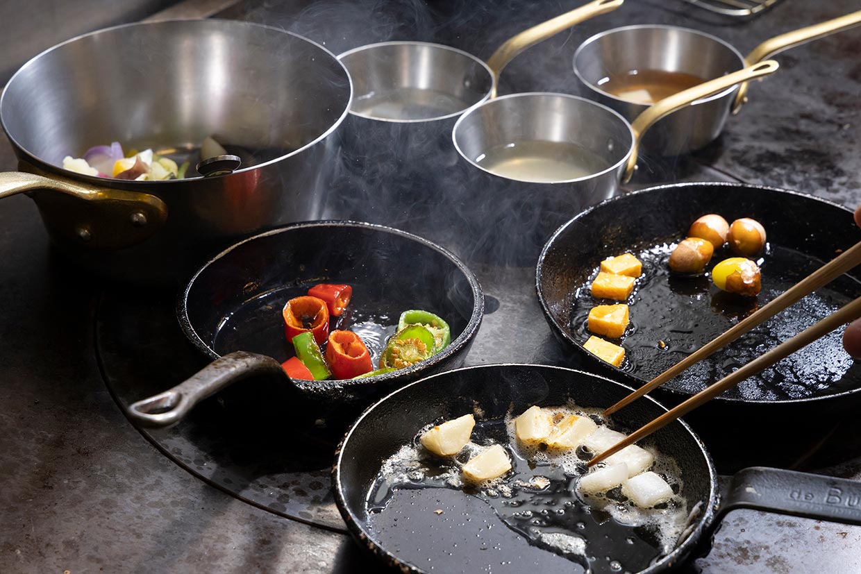 「温かいサラダ」調理光景