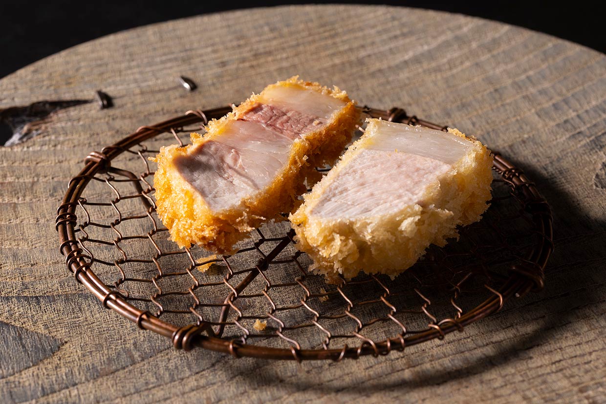 大阪「とんかつ康四郎」の特上ロースかつ