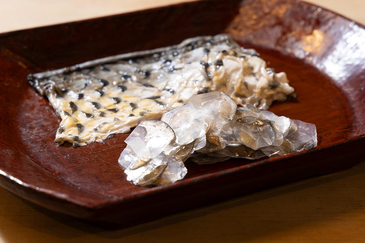 鯉の皮とウロコ