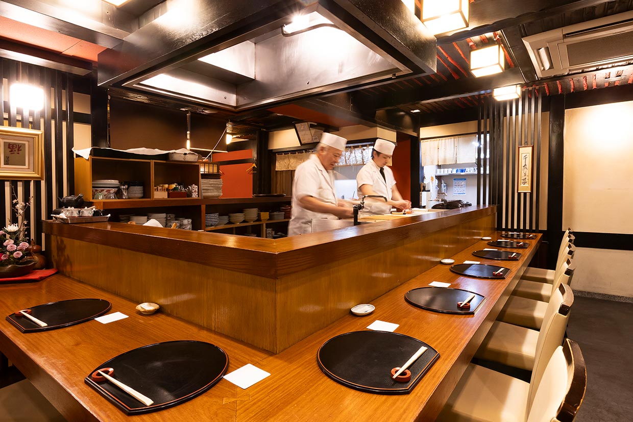 「味菜」のカウンター席