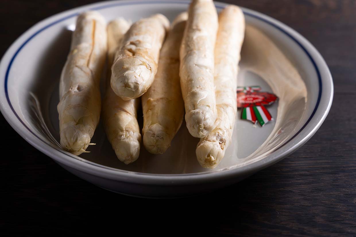 ベネト産ホワイトアスパラガス