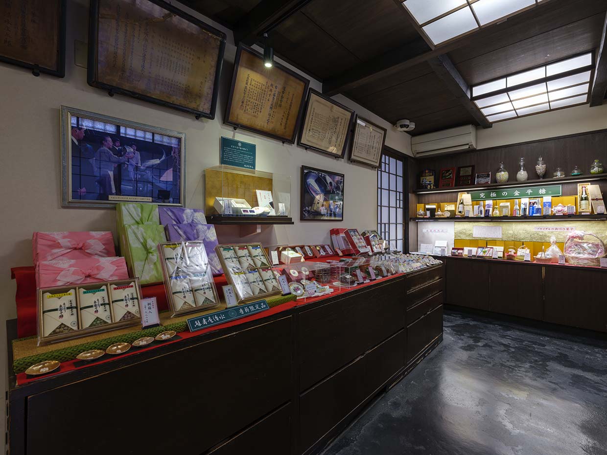 『緑寿庵清水』京都本店の店内