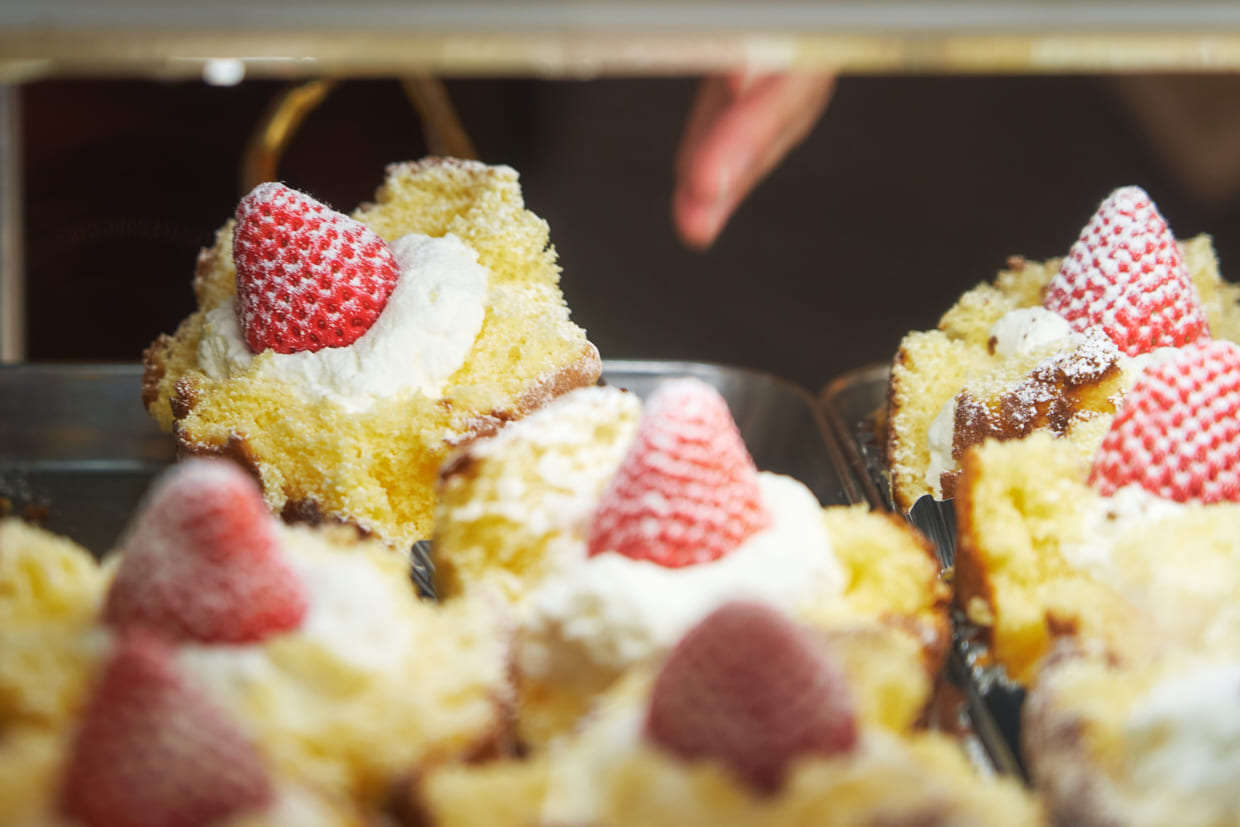 兵庫・元町『MOTOMACHI CAKE』ざくろ、ショーケース