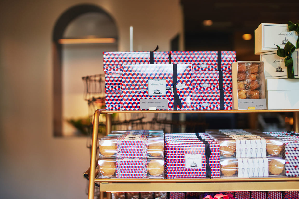 兵庫・御影『マモン・エ・フィーユ』フレンチビスキュイ缶