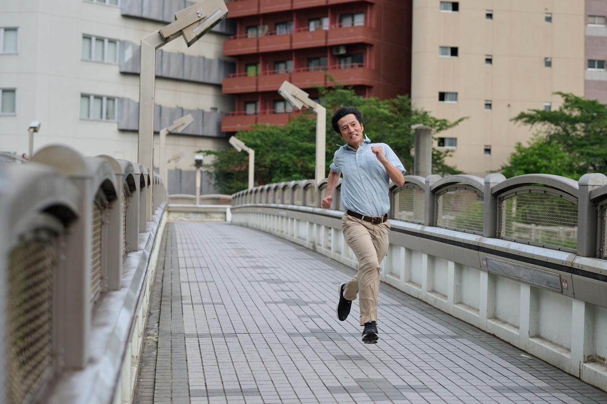 『津田寛治に撮休はないシーン