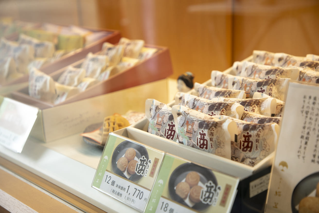 大阪『絹笠』のとん蝶・本社工場の売店