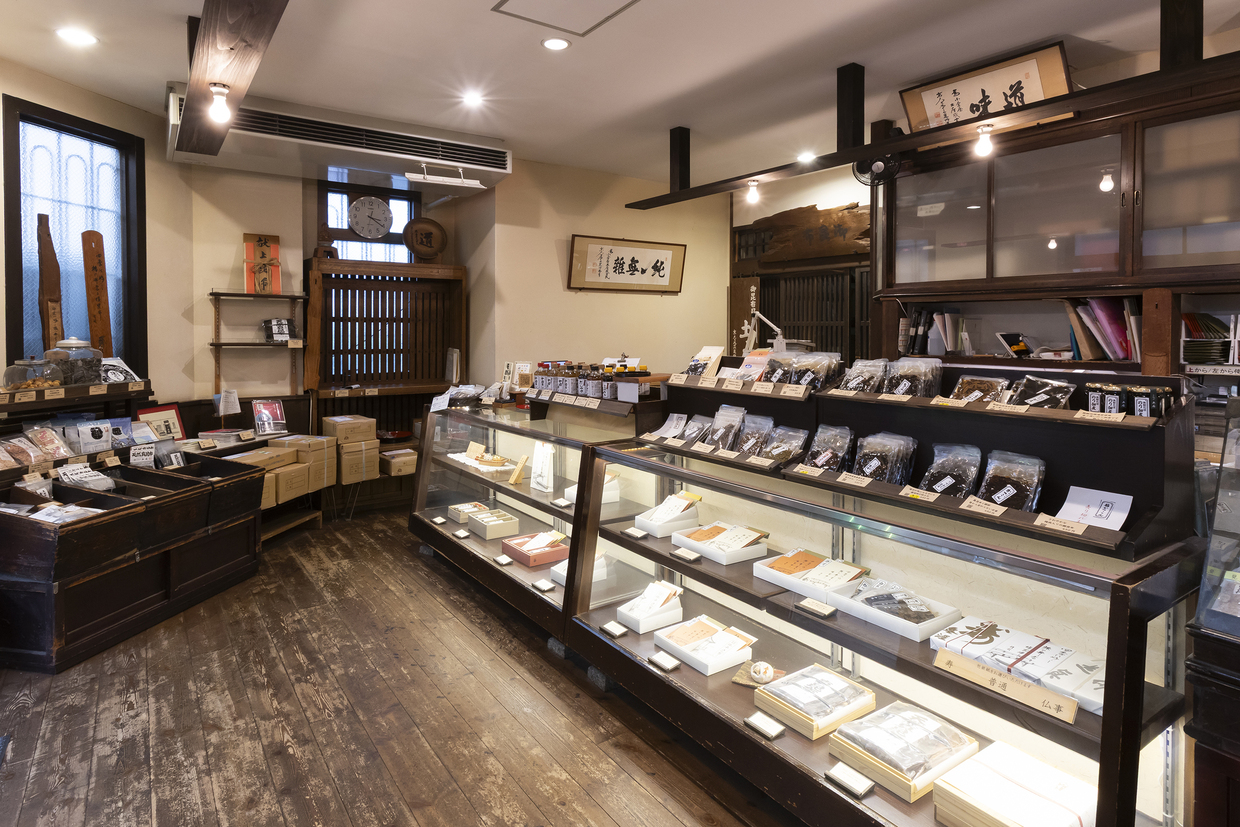 大阪・空堀商店街『こんぶ土居』店内