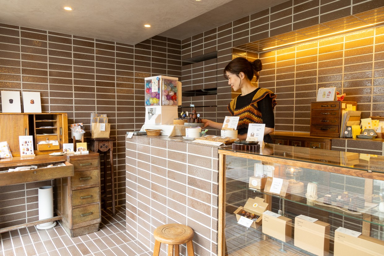 『カヌレ堂 CANELÉ du JAPON 桜川店』内観