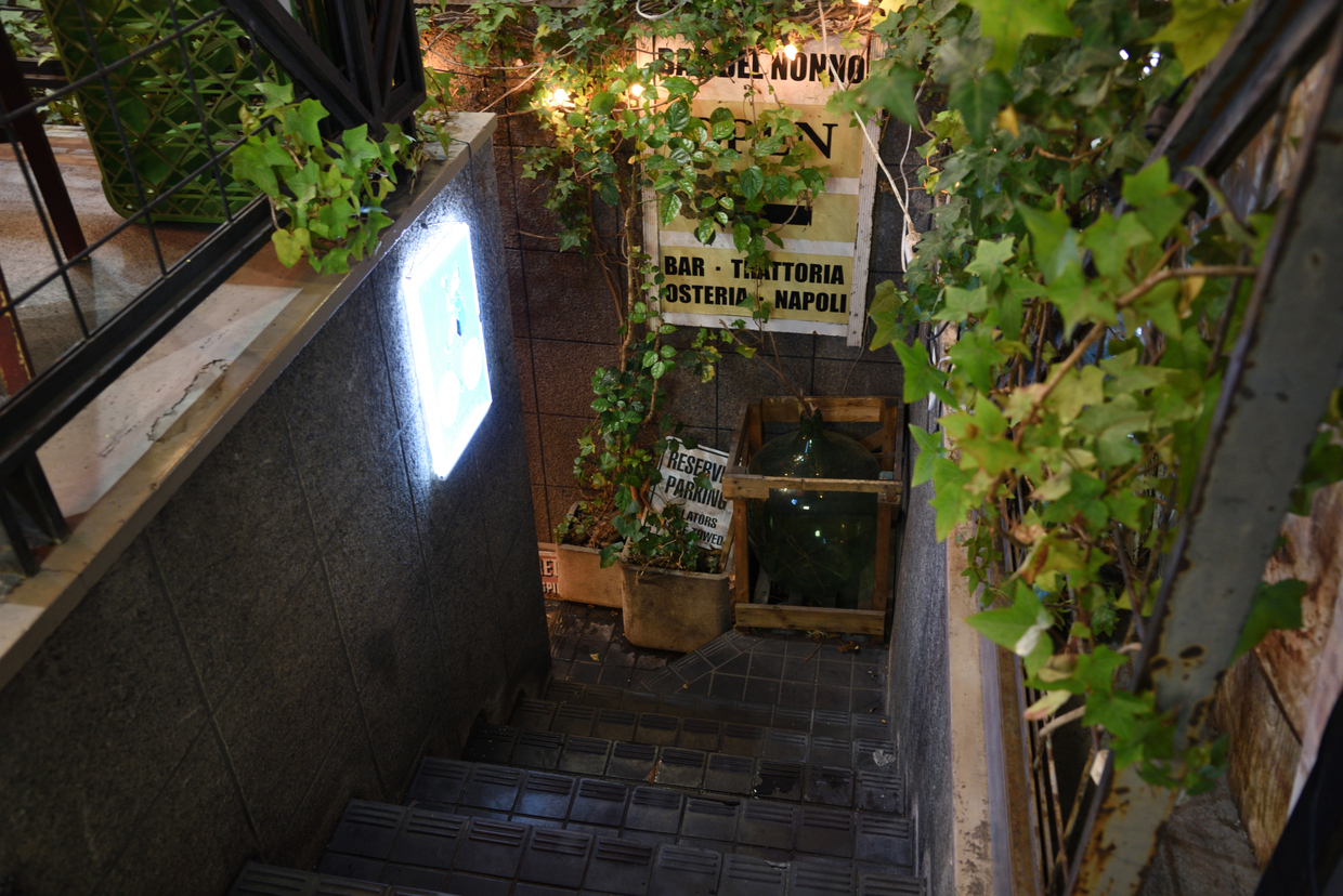 京都・四条烏丸『バールデルノンノ』階段