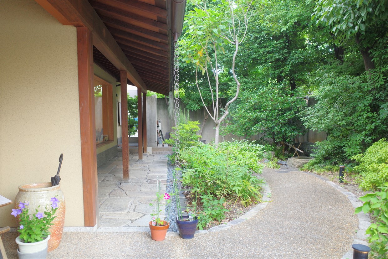 京都・堀川今出川『tubara cafe』庭