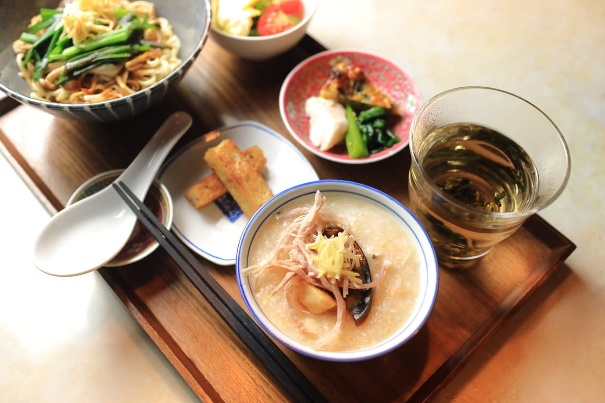 きのことニラのあえ麺＋ミニ香港粥セット