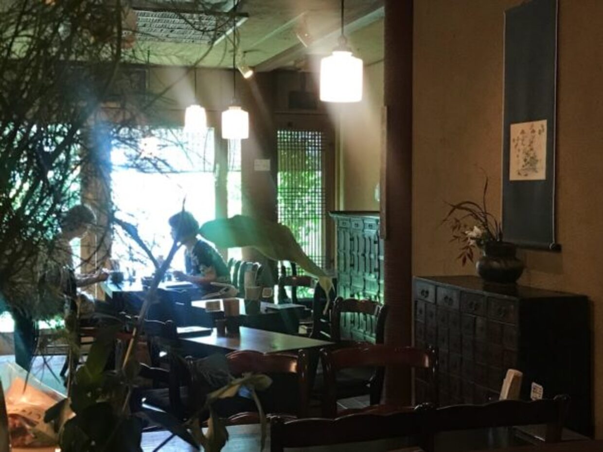 京都・出町柳『李朝喫茶 李青』内観