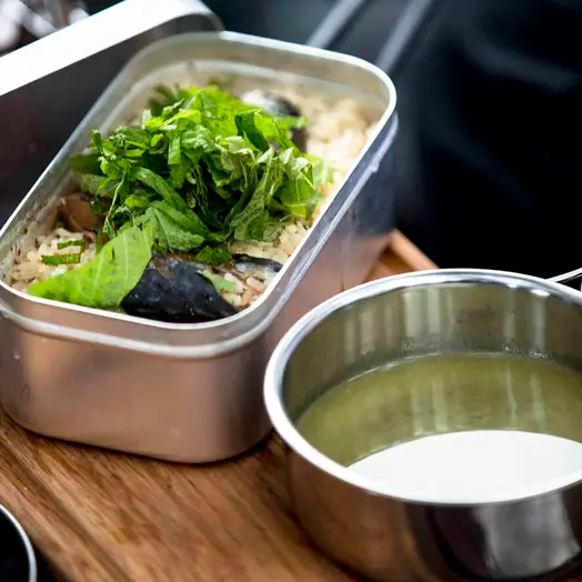神戸『ル・ブージー』小林元気さんが作る「鯖と梅の炊き込み飯」